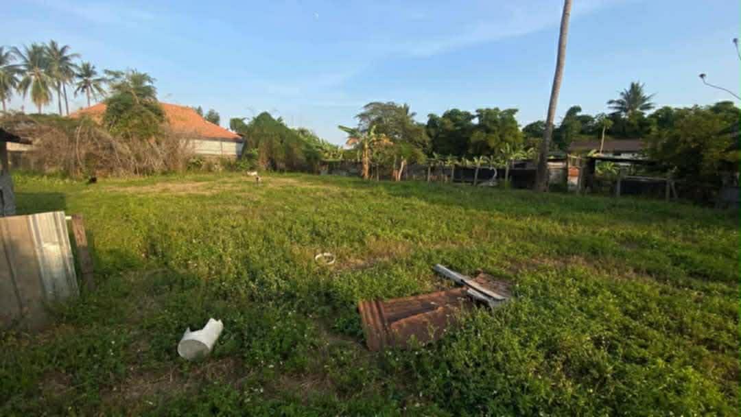 Land for sale with house, Don Khaxay Village, Bo-O District, Hat Say Fong District, Vientiane Capital Province