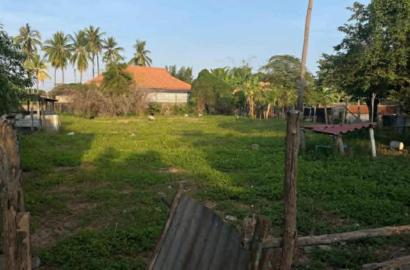 Land for sale with house, Don Khaxay Village, Bo-O District, Hat Say Fong District, Vientiane Capital Province