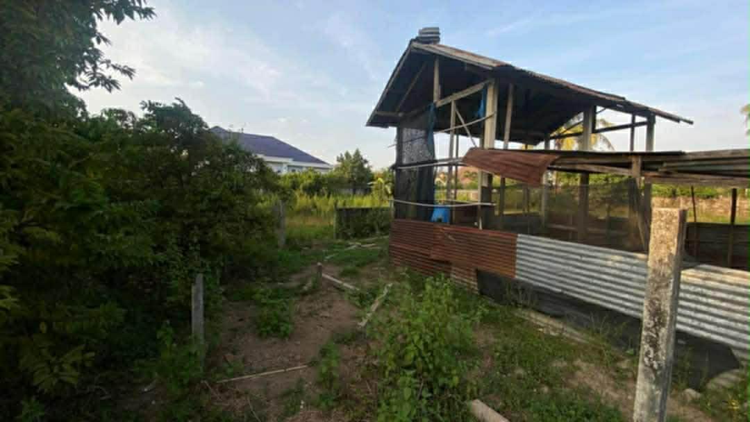 Land for sale with house, Don Khaxay Village, Bo-O District, Hat Say Fong District, Vientiane Capital Province